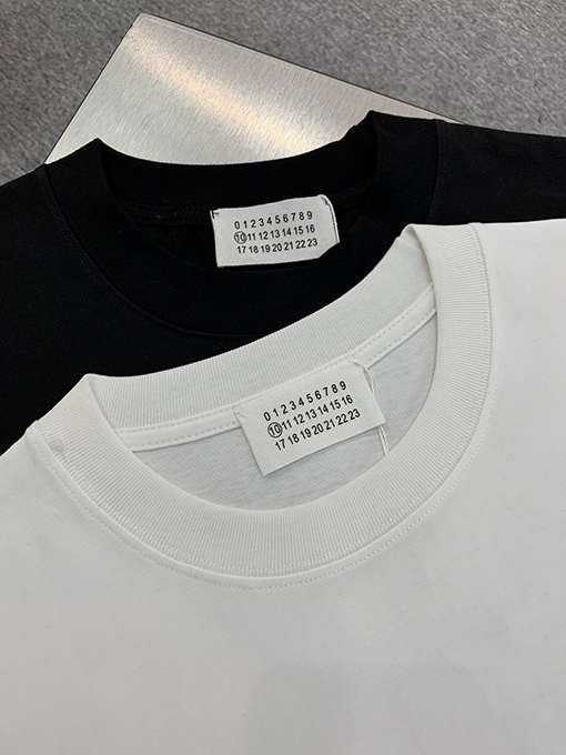 マルタンマルジェラ  新しい四隅の後ろ がプリントされた半袖Tシャツ