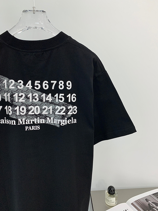 マルタンマルジェラ  新しい四隅の後ろ がプリントされた半袖Tシャツ