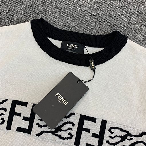 フェンディ チャームレターパターンジャカード花柄フルプリントニット半袖Tシャツ