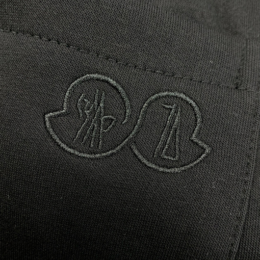 モンクレールコピー クラシックな刺繍ロゴ小さなラベルウェビングストレートパンツ