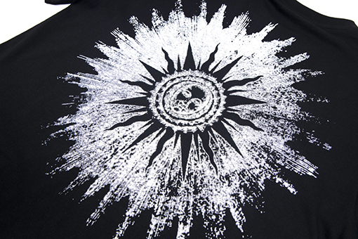 アミリ 胸に大きなロゴロゴ背中に立体的な大きなプリントTシャツ