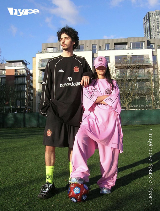 バレンシアガスーパーコピー マンチェスター・ユナイテッドのコラボレーションNo.10サッカー半袖Tシャツ