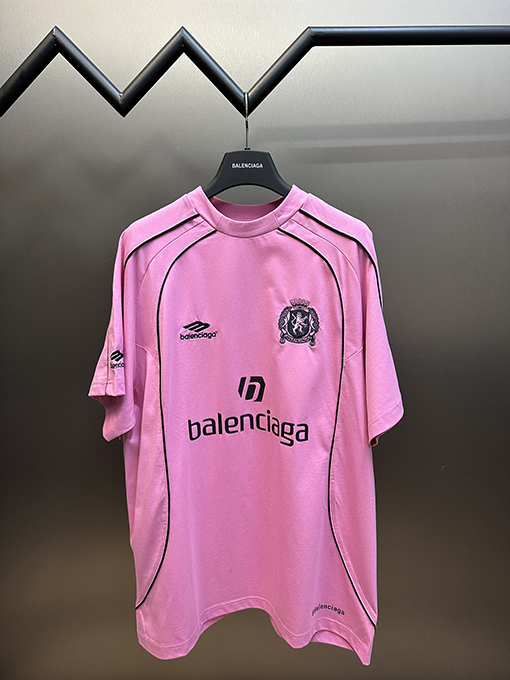 バレンシアガスーパーコピー マンチェスター・ユナイテッドのコラボレーションNo.10サッカー半袖Tシャツ