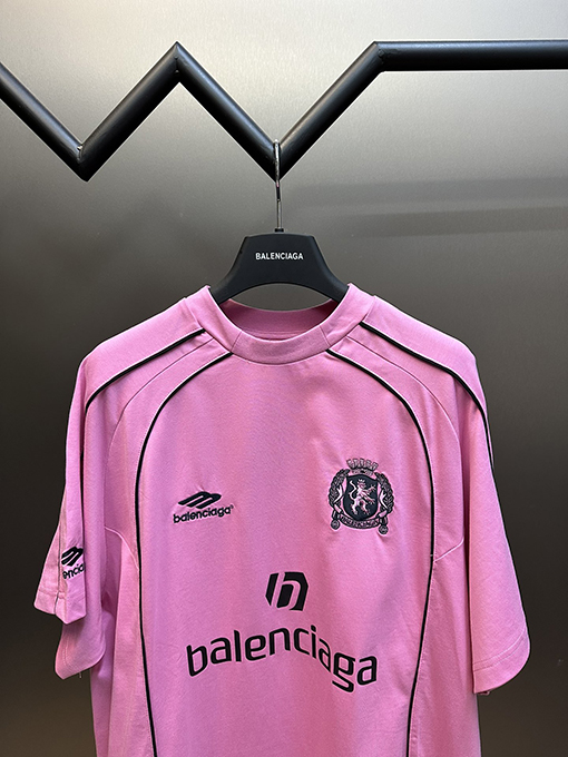 バレンシアガスーパーコピー マンチェスター・ユナイテッドのコラボレーションNo.10サッカー半袖Tシャツ
