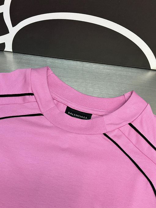 バレンシアガスーパーコピー マンチェスター・ユナイテッドのコラボレーションNo.10サッカー半袖Tシャツ
