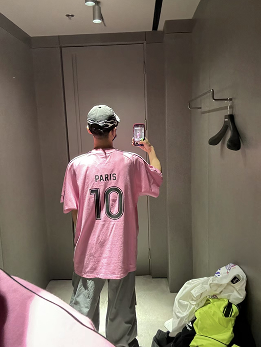 バレンシアガスーパーコピー マンチェスター・ユナイテッドのコラボレーションNo.10サッカー半袖Tシャツ