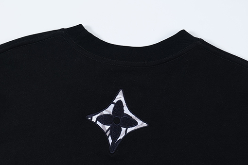 ルイヴィトンコピー アルファベットの花の刺繍半袖Tシャツ
