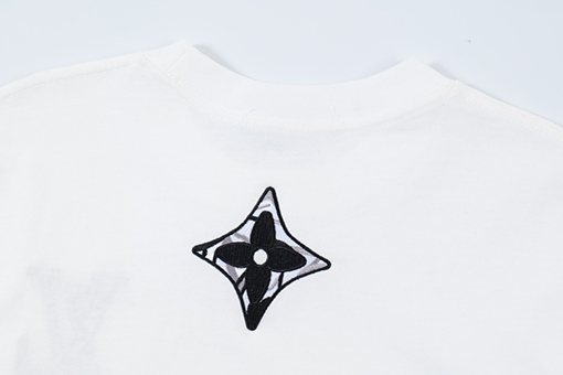 ルイヴィトンコピー アルファベットの花の刺繍半袖Tシャツ
