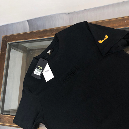フェンディ 袖口の繊細な小さな目のプレスプリント半袖Tシャツ