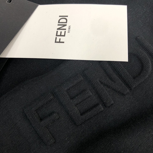 フェンディ 袖口の繊細な小さな目のプレスプリント半袖Tシャツ
