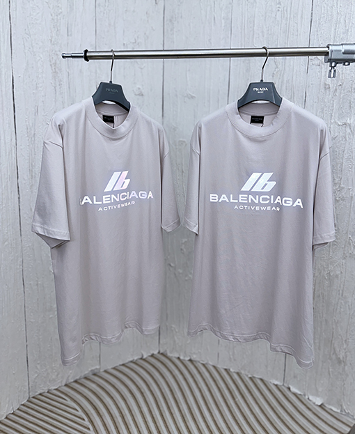 バレンシアガ アクティブウェアシルエット半袖Tシャツ