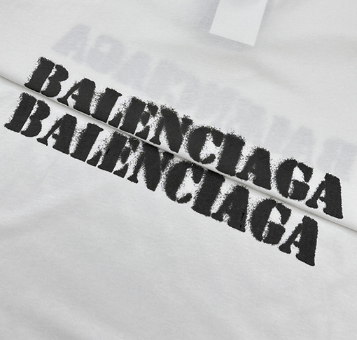 バレンシアガ  前後のぼかし文字ロゴ半袖Tシャツ
