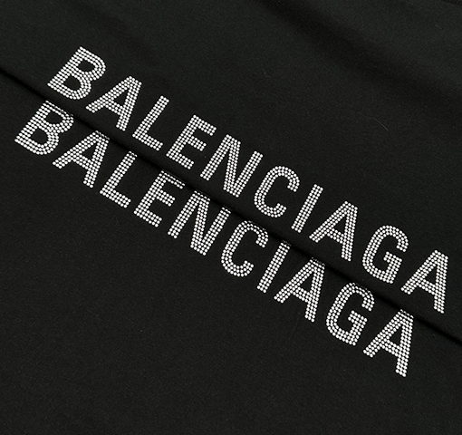 バレンシアガ 前後の文字ロゴ半袖Tシャツ