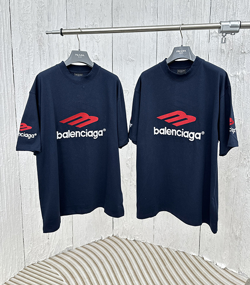 バレンシアガコピー  大きなMロゴ刺繍刺繍半袖Tシャツ