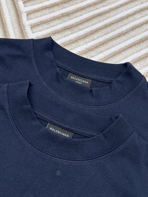 バレンシアガコピー  大きなMロゴ刺繍刺繍半袖Tシャツ