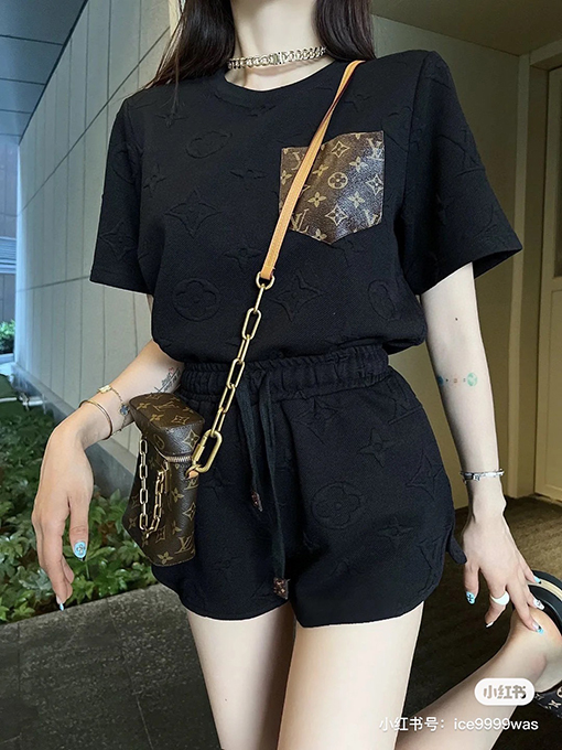 ルイヴィトン  新しいラウンドネックファッション半袖Tシャツ