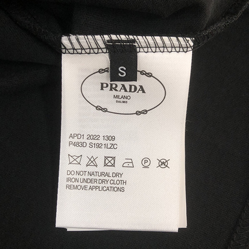 プラダスーパーコピー 新しいファッションラウンドネック半袖Tシャツ