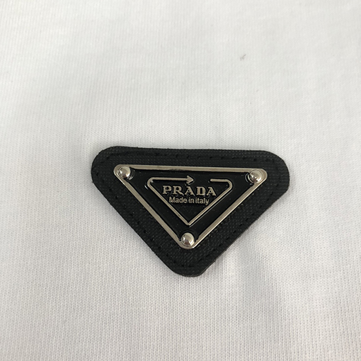 プラダスーパーコピー 新しいファッションラウンドネック半袖Tシャツ