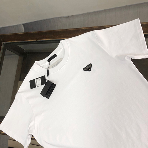 プラダスーパーコピー 新しいファッションラウンドネック半袖Tシャツ