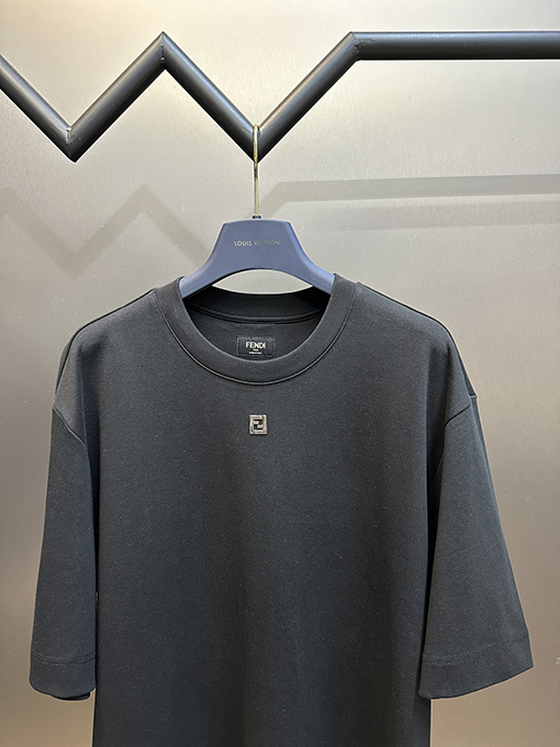 フェンディコピー メタリックFマーク半袖Tシャツ