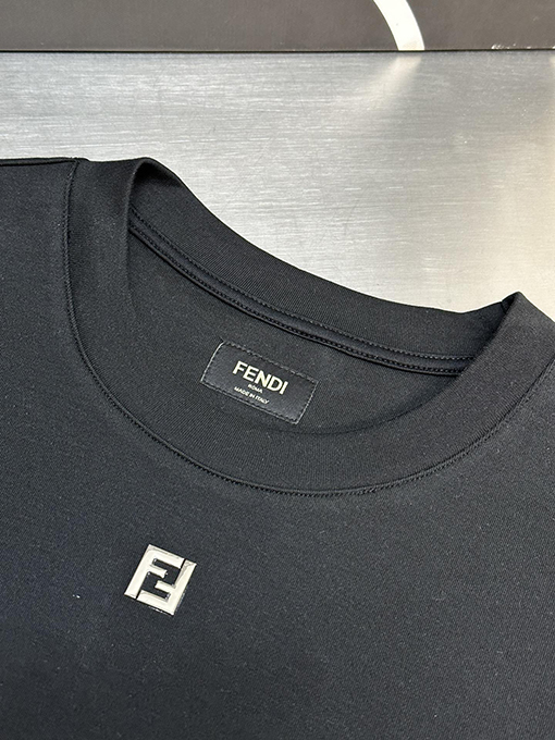 フェンディコピー メタリックFマーク半袖Tシャツ