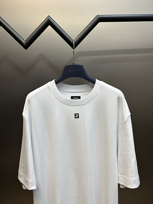 フェンディコピー メタリックFマーク半袖Tシャツ