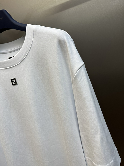フェンディコピー メタリックFマーク半袖Tシャツ