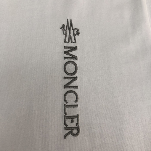 モンクレールコピー  刺繍ロゴデザイン半袖Tシャツ