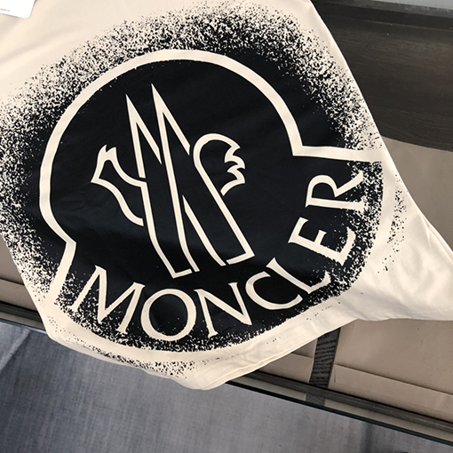 モンクレールスーパーコピー 新しいファッションラウンドネック半袖Tシャツ