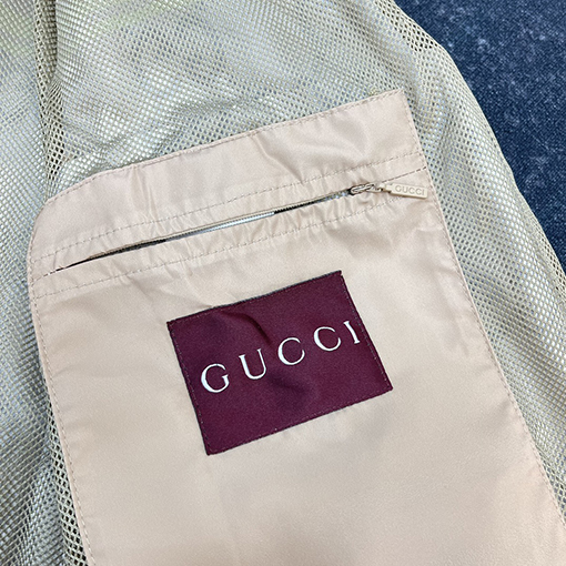 グッチ 軽量ナイロンプリントフード付きジャケット