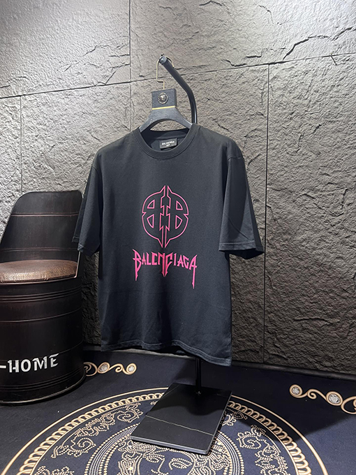 バレンシアガ 胸のクラシックなダブルB文字ロゴパターン半袖Tシャツ