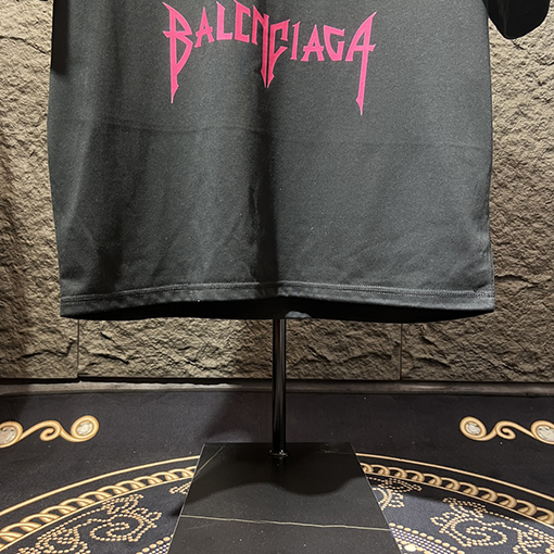 バレンシアガ 胸のクラシックなダブルB文字ロゴパターン半袖Tシャツ
