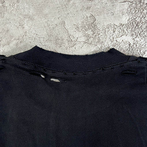 バレンシアガ  デザイナーのサイン入り半袖Tシャツ