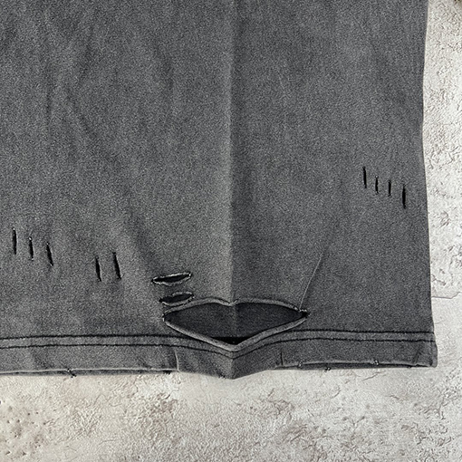 バレンシアガ 最も壊れた穴の後ろに文字の半袖Tシャツ