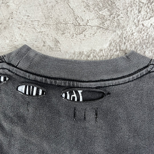 バレンシアガ 最も壊れた穴の後ろに文字の半袖Tシャツ