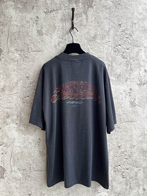 バレンシアガコピー ウォッシュソルトミルヴィンテージプリントトーテムクルーネック半袖Tシャツ