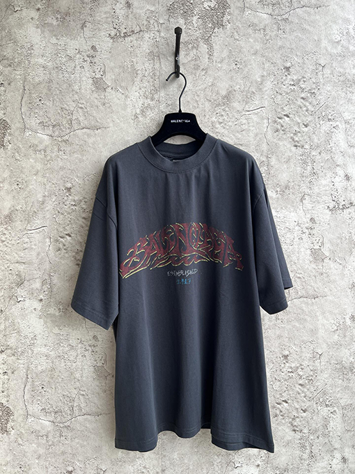 バレンシアガコピー ウォッシュソルトミルヴィンテージプリントトーテムクルーネック半袖Tシャツ