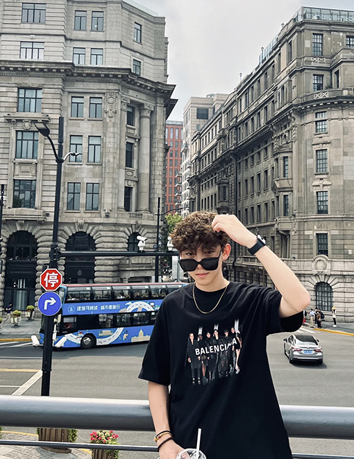 バレンシアガ ポートレートアルファベットロゴラウンドネックファッション半袖Tシャツ
