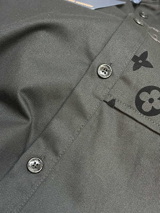 ルイヴィトン  ポートレートアルファベットロゴ半袖Tシャツ