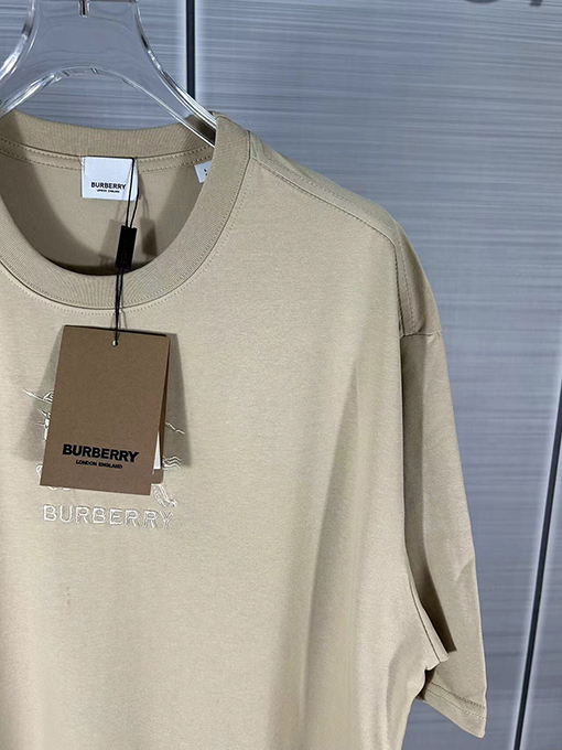 バーバリースーパーコピー  軍馬大ロゴロゴ刺繍半袖Tシャツ