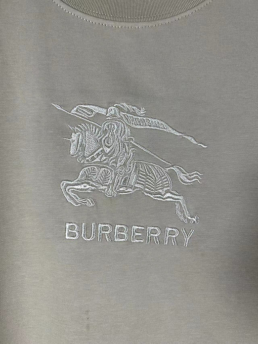 バーバリースーパーコピー  軍馬大ロゴロゴ刺繍半袖Tシャツ
