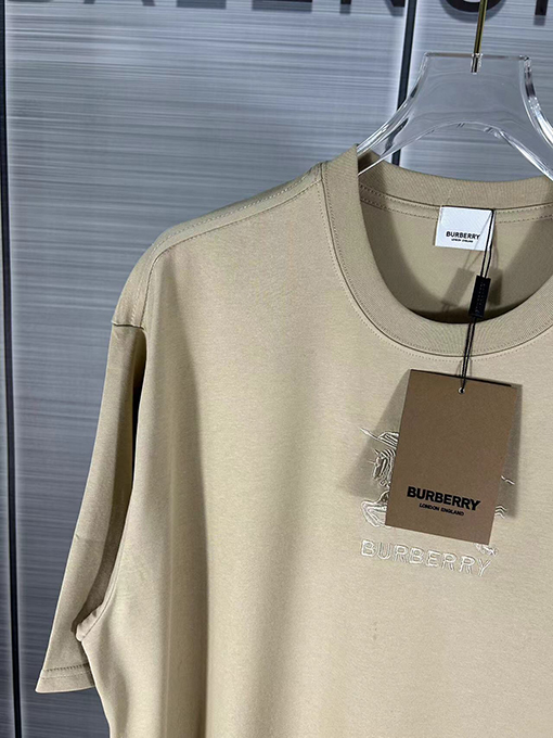 バーバリースーパーコピー  軍馬大ロゴロゴ刺繍半袖Tシャツ