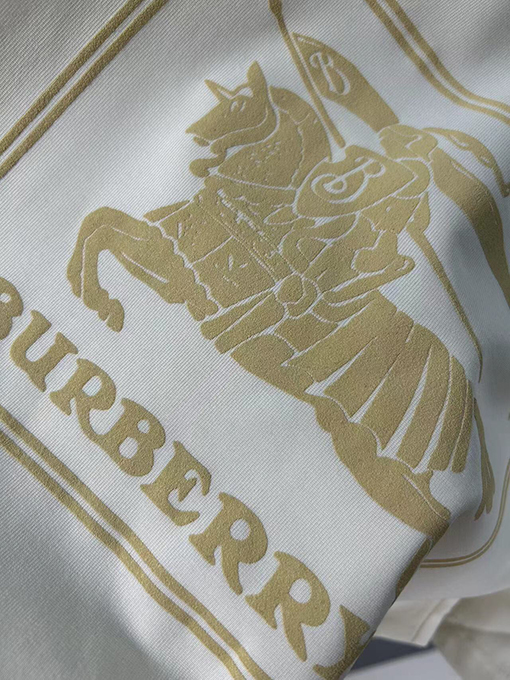 バーバリースーパーコピー 乗馬騎士軍馬ロゴスエードフォームプリント半袖Tシャツ