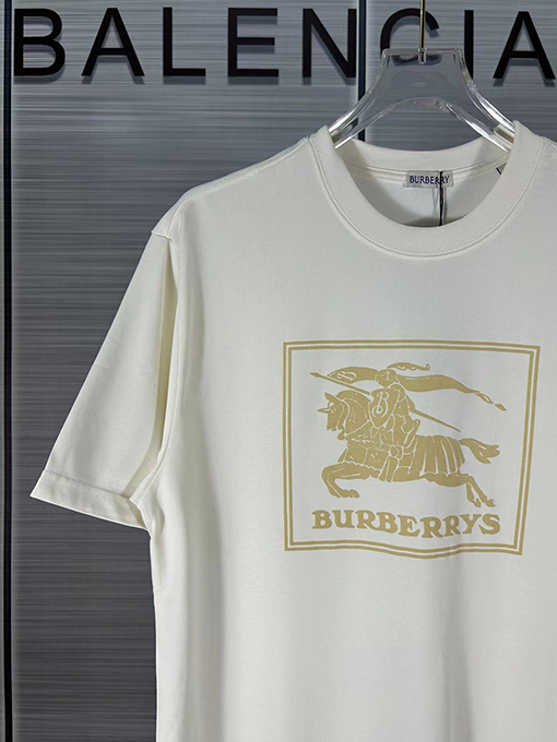 バーバリースーパーコピー 乗馬騎士軍馬ロゴスエードフォームプリント半袖Tシャツ