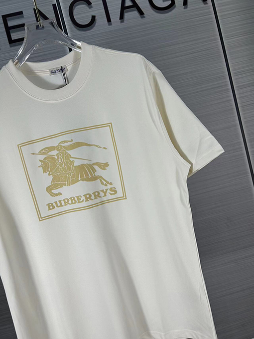 バーバリースーパーコピー 乗馬騎士軍馬ロゴスエードフォームプリント半袖Tシャツ