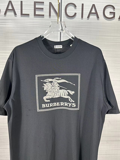 バーバリースーパーコピー  乗馬騎士軍馬ロゴスエードフォームプリント半袖Tシャツ