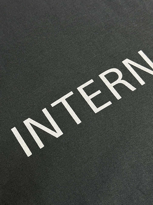 バレンシアガ ないぶしようのみバックステッチプリント半袖Tシャツ