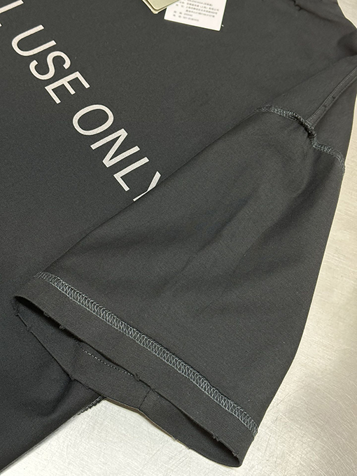 バレンシアガ ないぶしようのみバックステッチプリント半袖Tシャツ