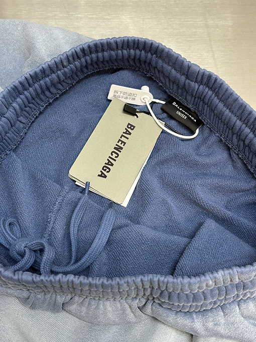 バレンシアガ ヘイズブルー刺繍アルファベットショートパンツ