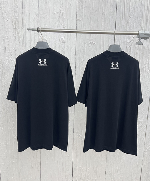 バレンシアガ アンダーアーマーコラボ刺繍半袖Tシャツ